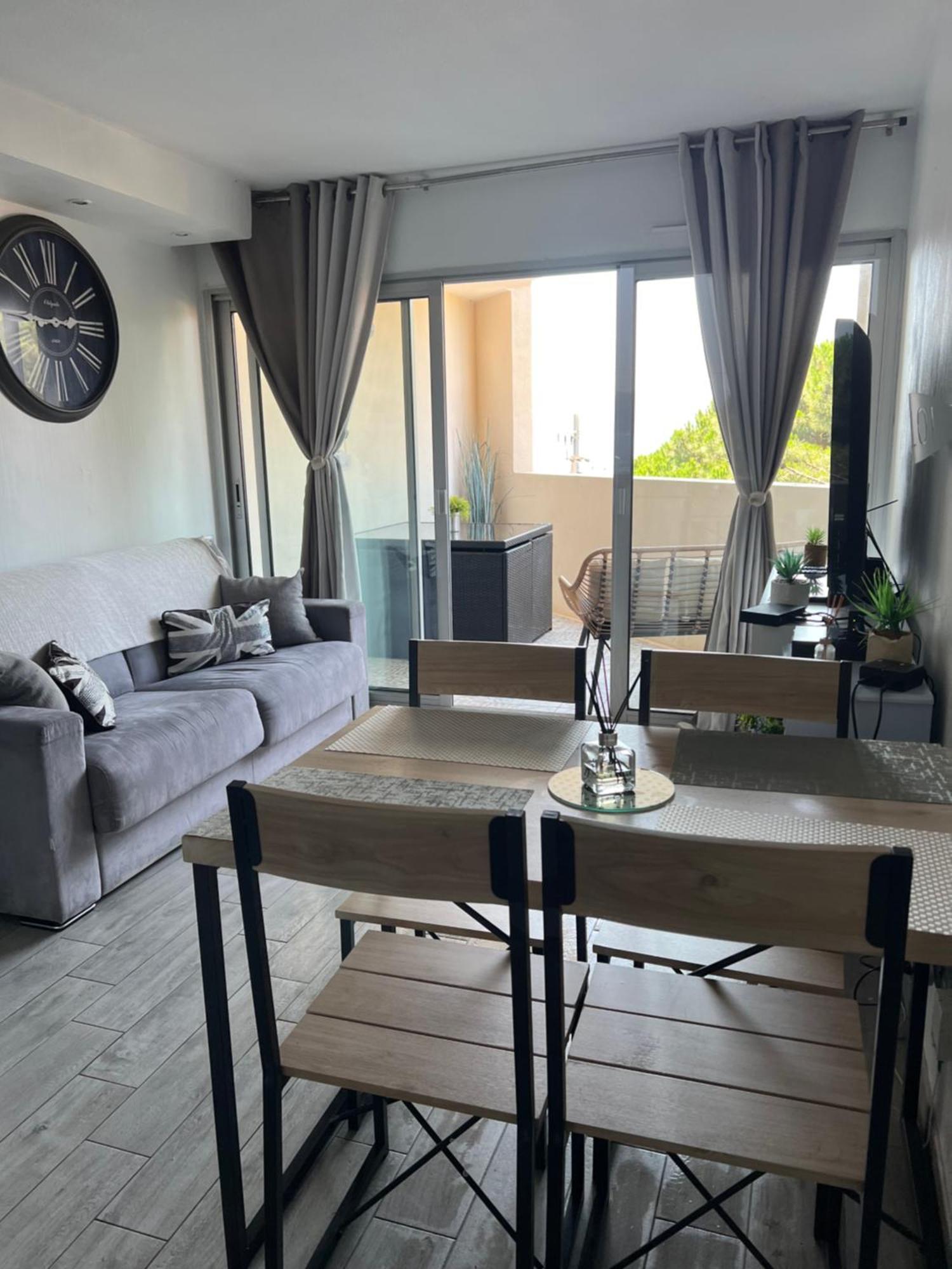 Joli 2 Pieces Aux Pieds Des Plages Apartment
